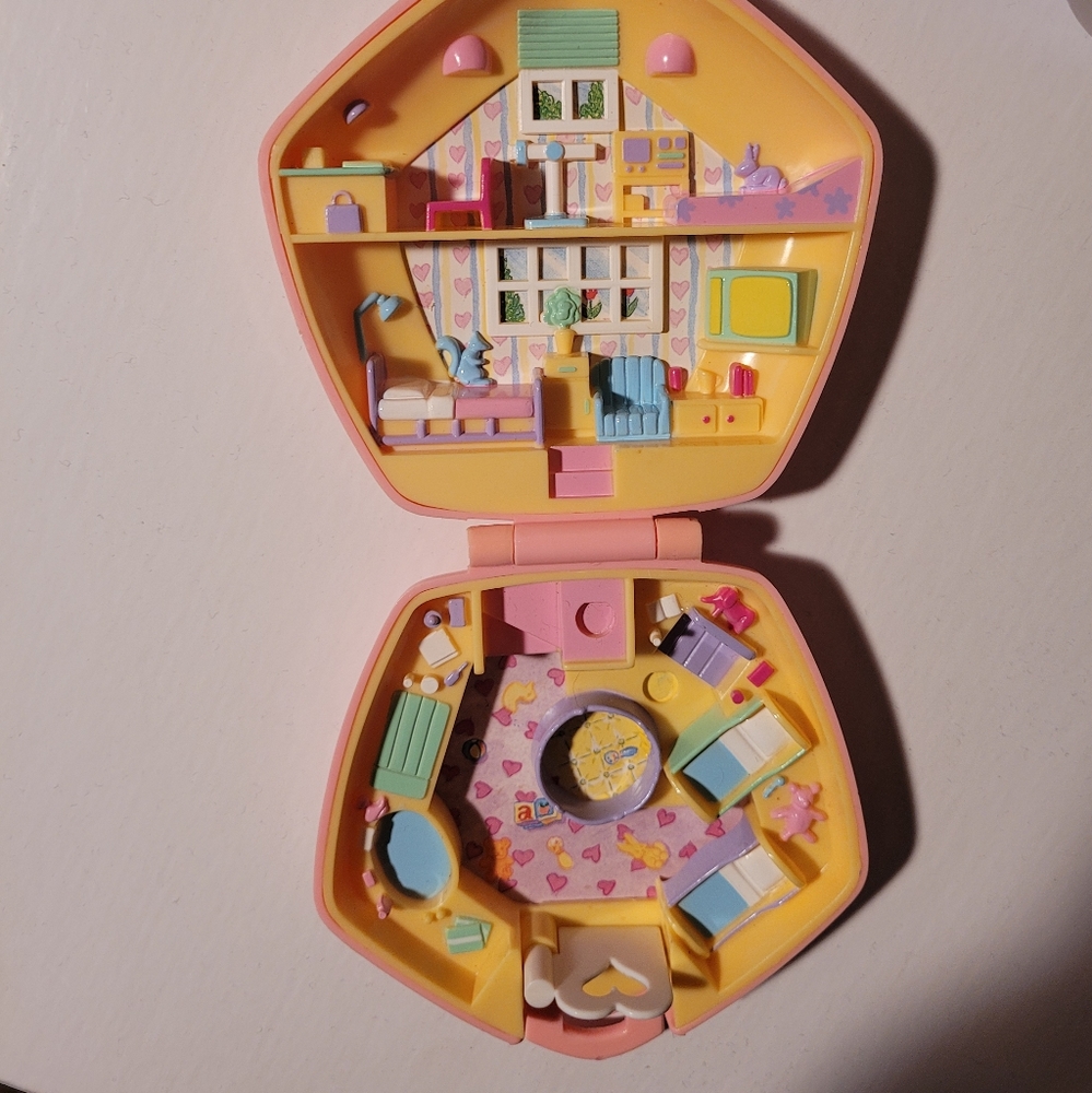 90's Polly Pocket in The Nursery Compact.